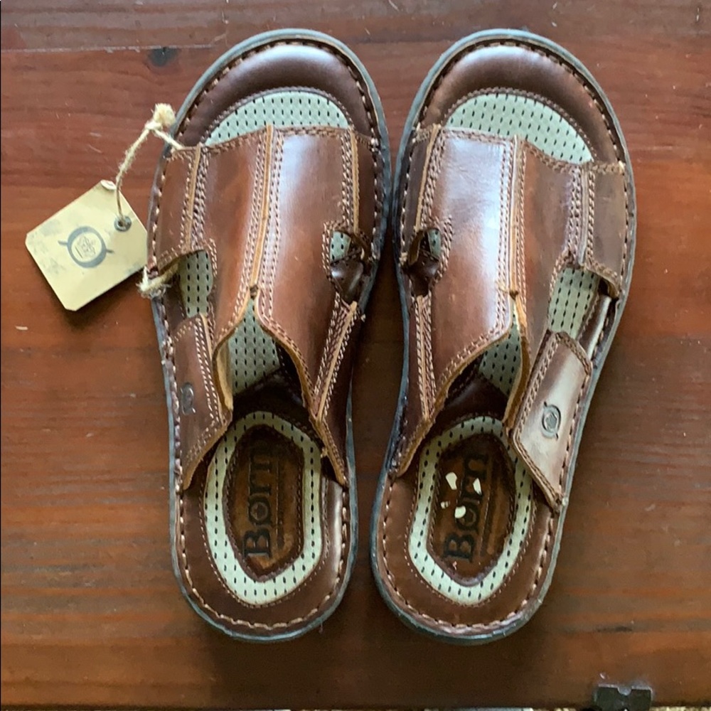 Born size8 Mens slides